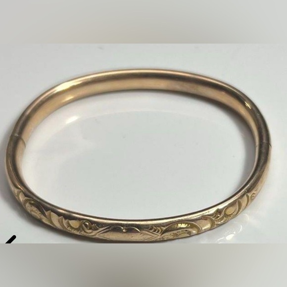 9k gold bangle bracelet - Picture 1 of 3